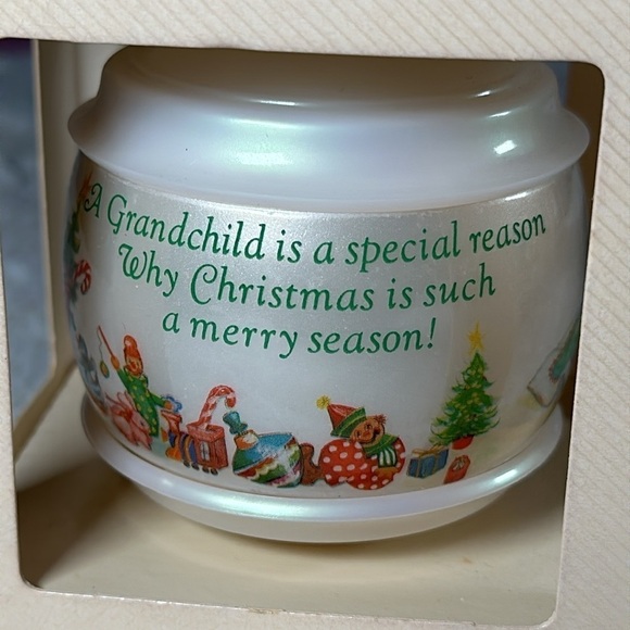 Vintage Hallmark Christmas Keepsake Ornament for Grandchild’s 1st Christmas 1983 - Picture 2 of 10